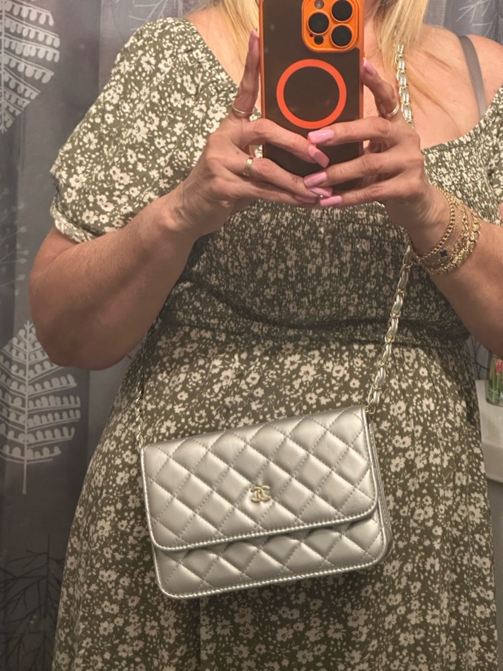 Quilted Metallic Crossbody Bag - Silver. Not authentic - Picture 8 of 8